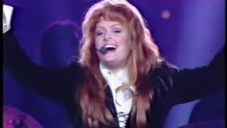 1994 Super Bowl Half Time Show with The Judds Wynonna and Naomi Judd Tanya Tucker amp Travis Tritt [upl. by Broddie]