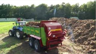 Strautmann Streuer mit Claas Fendt und New Holland [upl. by Maroj489]