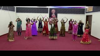 Radha Kaise Na Jale  Dholi Taro Dhol  Tarang Fitness  Navarathri Greetings Dance Performance [upl. by Arria974]