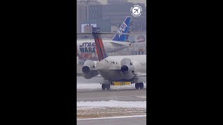 Boeing 717 thrust reverser action closeup [upl. by Wurtz]